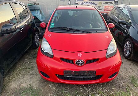 Toyota Aygo 3-Türer. 2- Hand. Servo. El Fensterheber