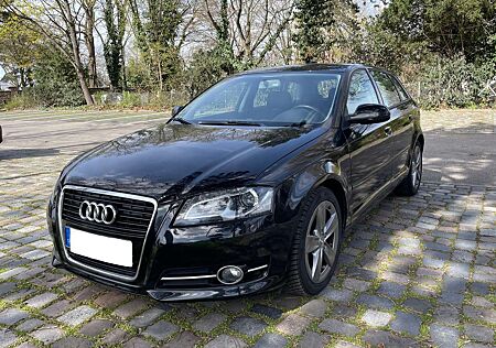 Audi A3 2.0 TDI Sportback DPF quattro S line Sportpaket