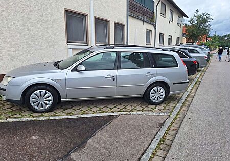 Ford Mondeo 2.0 Turnier Ghia