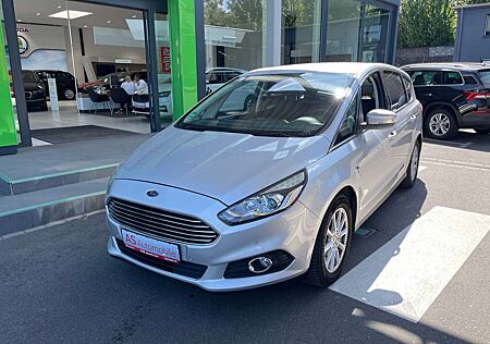 Ford S-Max Titanium