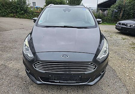 Ford S-Max Titanium