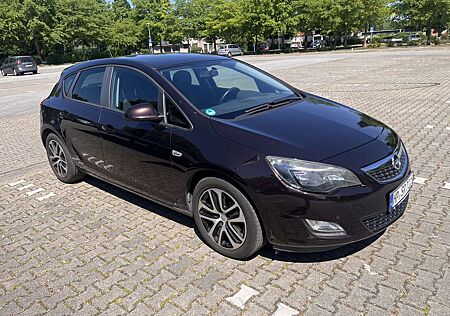 Opel Astra Design Edition. Tüv Neu