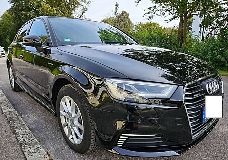 Audi A3 Sportsback e-tron S-tronic Navi + virt. Cockpit