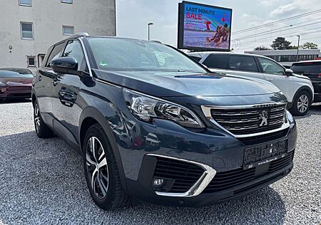 Peugeot 5008 1,2 PureTech ALU NAVI KAMERA SitzheizZR neu