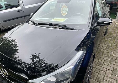 Hyundai i20 Classic Apple CP SHZ+LHZ Sicherh