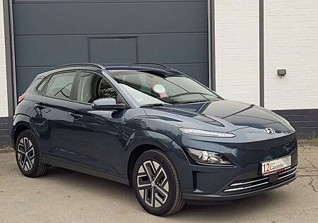 Hyundai Kona gebraucht kaufen Hyundai Kona Select ACC CAM SHZ DAB FLA VC Werksgarantie