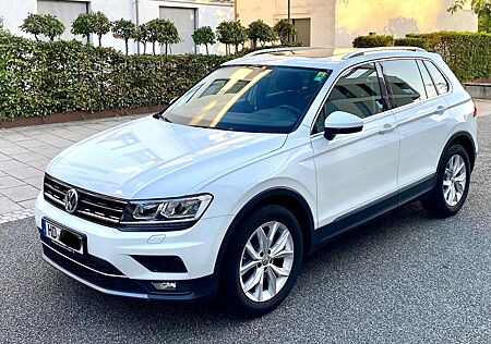 VW Tiguan Volkswagen 2.0 TDI DSG Highline Pano*Navi*TÜV Neu