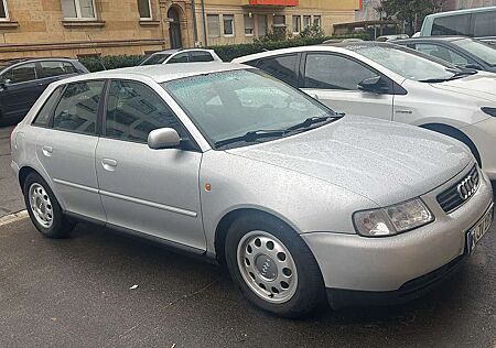 Audi A3 1.6 Ambiente