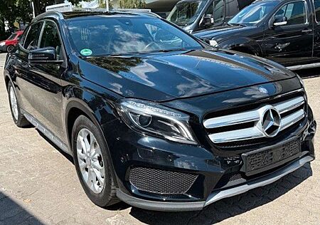 Mercedes-Benz GLA 200 AMG PanoD/Alcantara/ Navi/sehr gepflegt