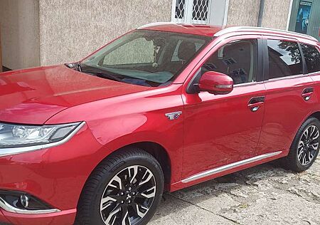 Mitsubishi Outlander PHEV 4WD (Plugin Hybrid)