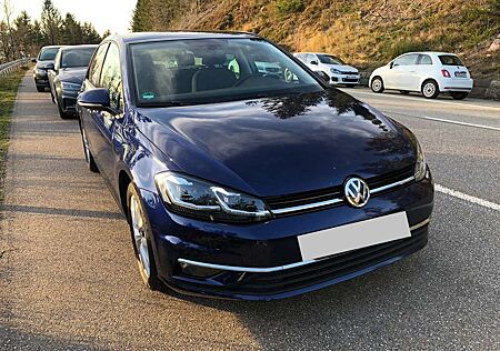 VW Golf Volkswagen 1.5 TSI ACT DSG Highline, Modelljahr 2020