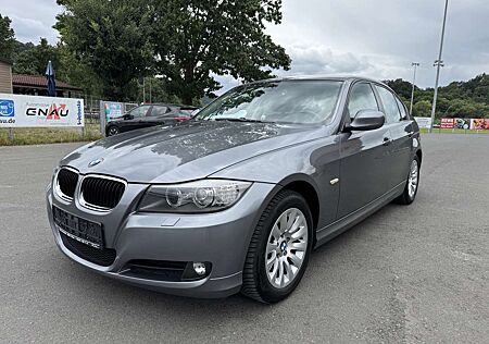 BMW 320i 320 3 Lim. e90 / Bi-Xenon / AHK