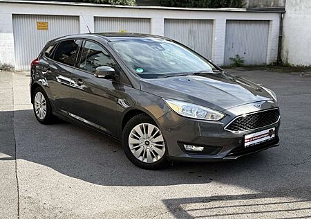Ford Focus Business 1.Hand, Navi, Klima, PDC, Scheckheft!!