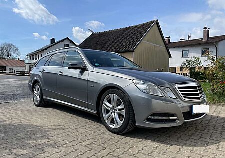 Mercedes-Benz E 220 E+220+T+CDI+DPF+BlueEFFICIENCY+Automatik+Elegance