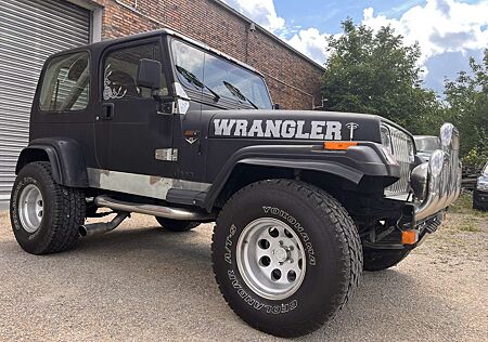 Jeep Wrangler 4.0*** BLACKBEAST * breit laut * cabrio *