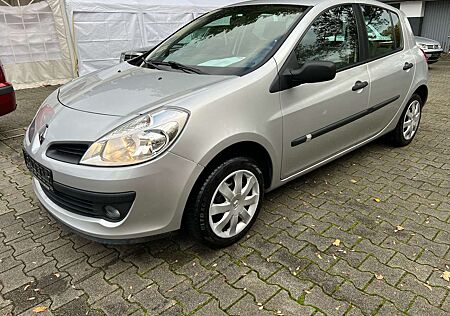 Renault Clio Expression 75 PS 70tkm 1.Hd S*Heft HU NEU