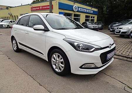 Hyundai i20 Passion/PDC/Temp./Spurhalteassist.
