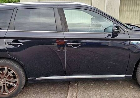 Mitsubishi Outlander Plug-In Hybrid Plus 2.4 4WD