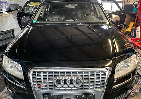 Audi A8 4.2 TDI DPF quattro Langversion