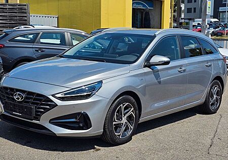 Hyundai i30 1.5 T-GDI Hybrid DCT LED- und Navi