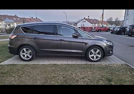 Ford S-Max 2.0 TDCi Titanium