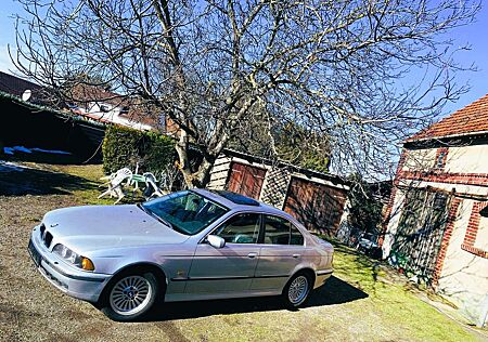 BMW 528 E39/TÜVneu/gepflegt/Originalzustand