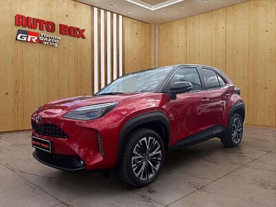 Toyota Yaris Cross Hybrid Elegant Erst 9.000Km