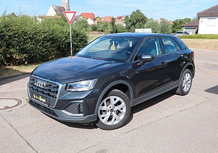 Audi Q2 30 TFSI LED Navi DAB SHZ BT MFL Kamera