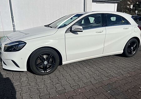 Mercedes-Benz A 160 SCORE!