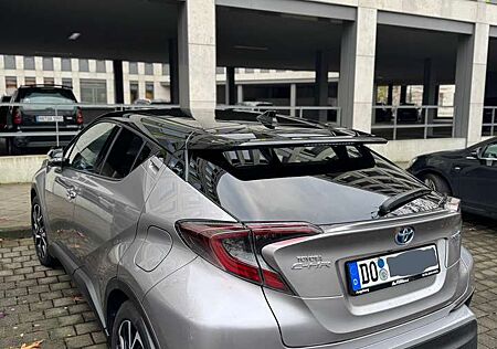 Toyota C-HR Hybrid Style Selection