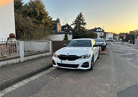BMW 320 i xDrive MSport/INDIVIDUAL INTERIEUR+WERK GARANTIE