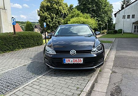 VW Golf Volkswagen VII Lim. Lounge BMT*SHZ*STANDHZG*AHK*PDC*