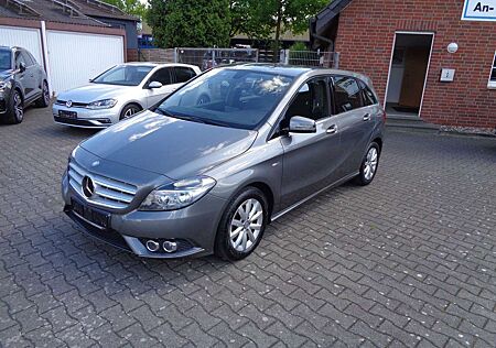Mercedes-Benz B 180 Style, PTS, SHZ, Met., Navi, Lm8 fach ,AHK