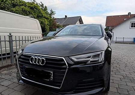Audi A4 Avant 2.0 TDI S tronic