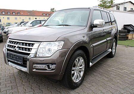 Mitsubishi Pajero 3.2 DI-D SUV-Star Plus 1.Hand*7-Sitzer*Scheckheft*