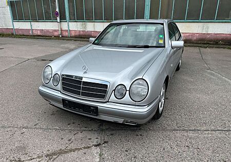 Mercedes-Benz E 280