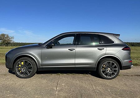 Porsche Cayenne gebraucht kaufen Porsche Cayenne Turbo S Tiptronic