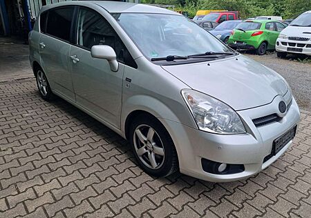 Toyota Corolla Verso 2.2 D-4D Team AHK 7 Sitze