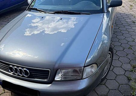 Audi A4 1.6