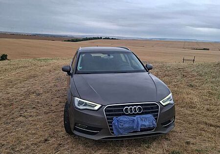Audi A3 2.0 TDI Limousine Attraction