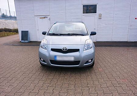 Toyota Yaris Basis