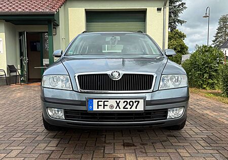 Skoda Octavia Combi 1.6 FSI *KETTE NEU* *TÜV NEU* *AHK*