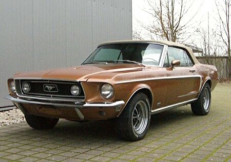 Ford Mustang Cabrio GT Ausstattung Schalter