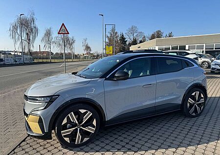 Renault Megane E-Tech Iconic 220 EV60