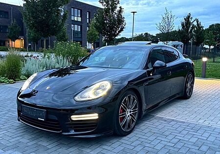 Porsche Panamera GTS*PDK*LED*CHRONO