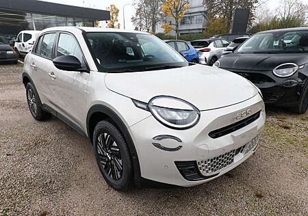 Fiat 600 MHEV 145 DCT LED Nav ACC Kam Keyl Klimaaut 107 ...