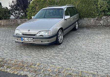 Opel Omega Caravan 24V