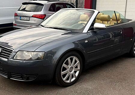 Audi A4 Cabriolet S-Line Automatik/Leder