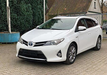 Toyota Auris Touring Sports Hybrid Life+