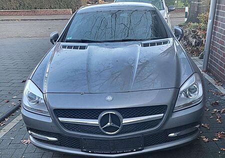 Mercedes-Benz SLK 200 (BlueEFFICIENCY) 7G-TRONIC